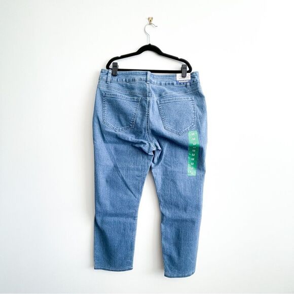 Nygard Jeans Skinny Crop Medium Blue Wash Women's 12 Stretchy NWT - Picture 2 of 9